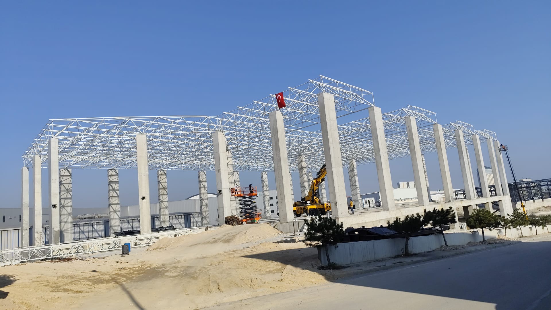 ANTREPO UZAY ÇATI İMALİ VE MONTAJI